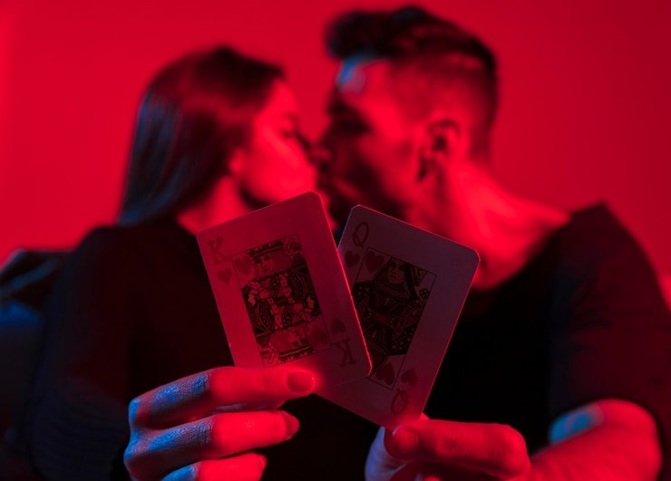 Pengguna mengatur preferensi privasi di perangkat digital mereka dengan mudah